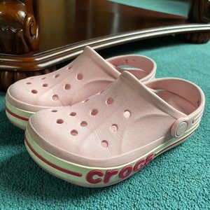 Little girls Croc size 13. Gently worn.